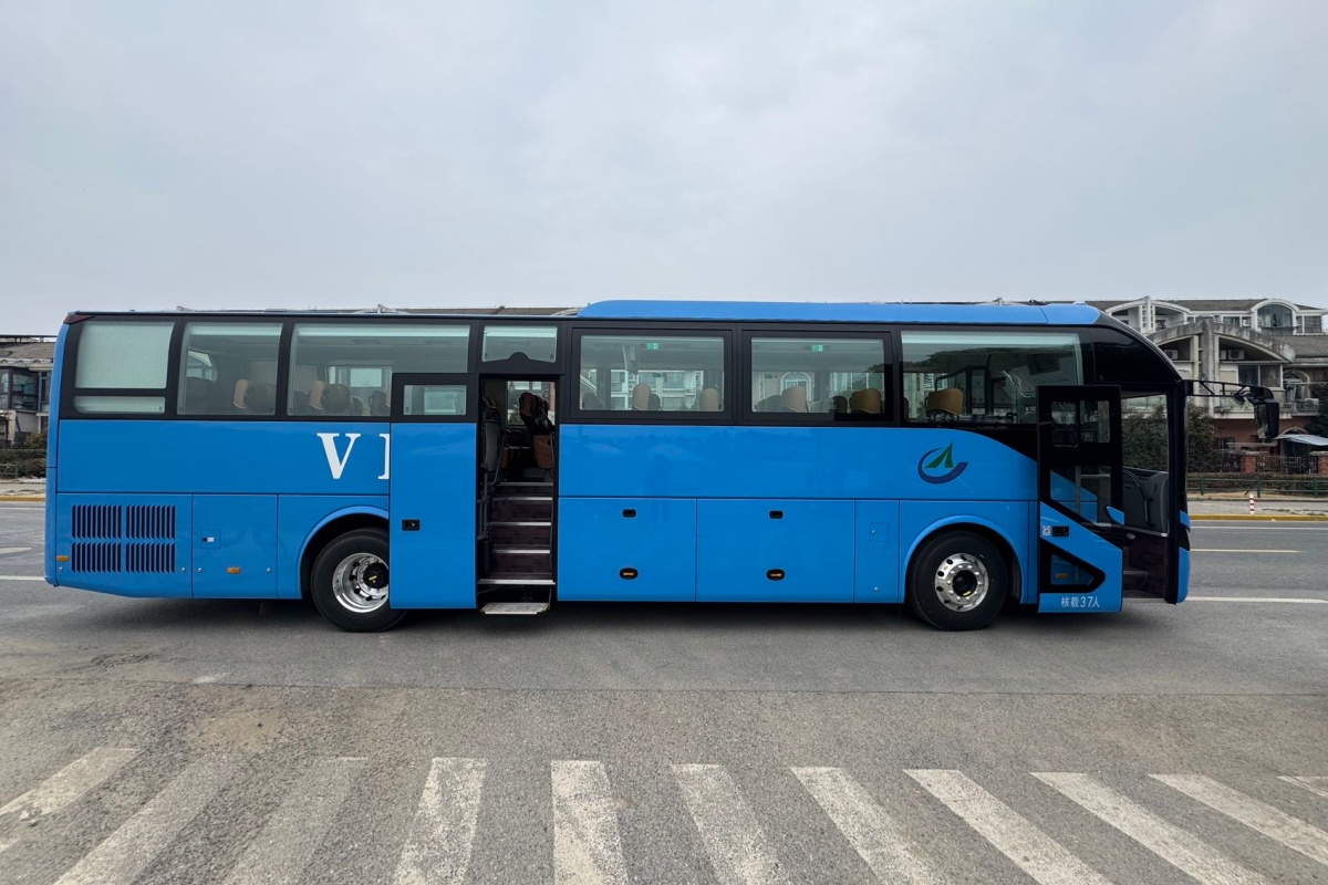 Luxury 37-Seater Coach