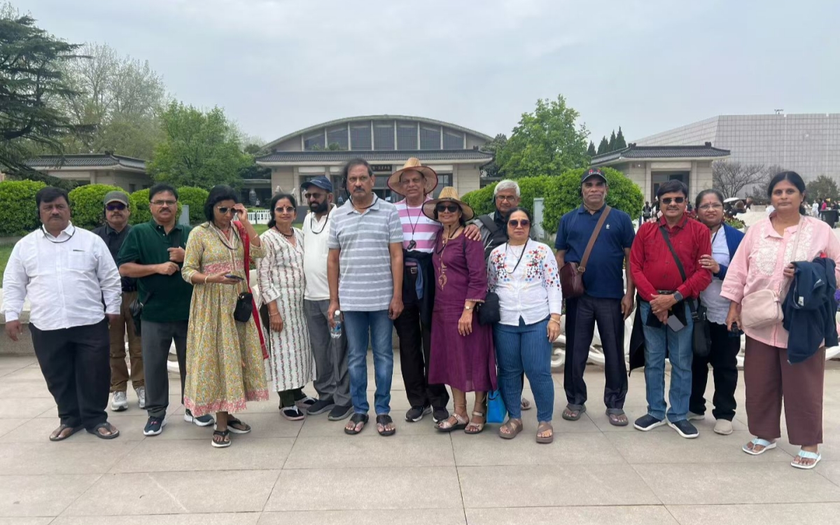 Why Do Many Chinese Hotels and Restaurants Not Allow Indian Travel Groups to Use Their Own Chef?